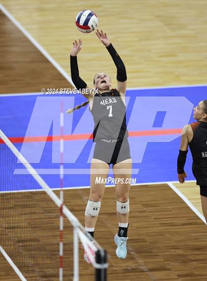 Thumbnail 3 in Montrose vs. Mead (CHSAA 4A 1st Round) photogallery.