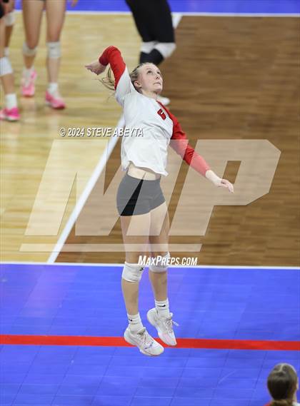 Thumbnail 1 in Montrose vs. Mead (CHSAA 4A 1st Round) photogallery.