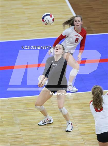 Thumbnail 3 in Montrose vs. Mead (CHSAA 4A 1st Round) photogallery.