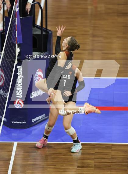 Thumbnail 2 in Montrose vs. Mead (CHSAA 4A 1st Round) photogallery.