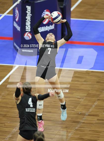 Thumbnail 2 in Montrose vs. Mead (CHSAA 4A 1st Round) photogallery.
