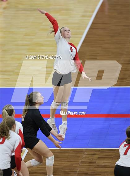 Thumbnail 1 in Montrose vs. Mead (CHSAA 4A 1st Round) photogallery.