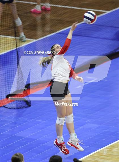 Thumbnail 1 in Montrose vs. Mead (CHSAA 4A 1st Round) photogallery.