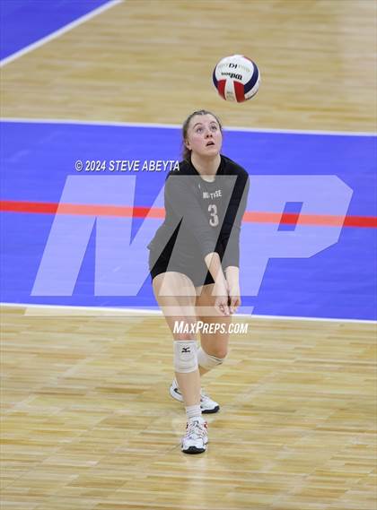 Thumbnail 3 in Montrose vs. Mead (CHSAA 4A 1st Round) photogallery.