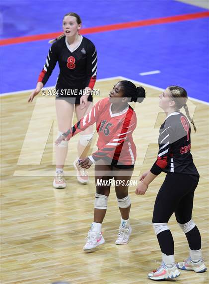 Thumbnail 3 in Montrose vs. Mead (CHSAA 4A 1st Round) photogallery.
