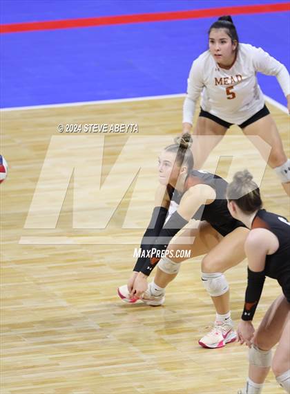 Thumbnail 3 in Montrose vs. Mead (CHSAA 4A 1st Round) photogallery.