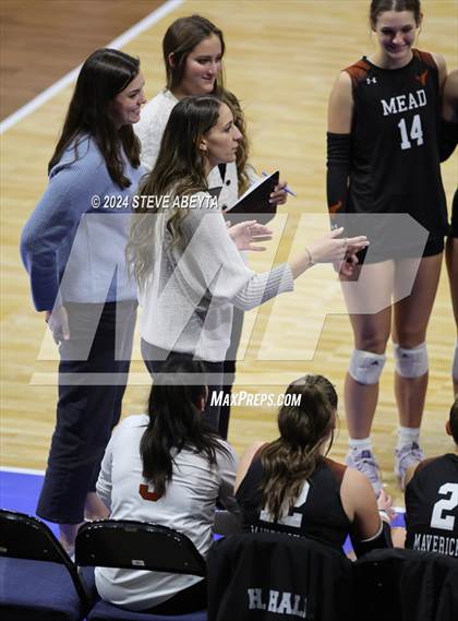 Thumbnail 1 in Montrose vs. Mead (CHSAA 4A 1st Round) photogallery.