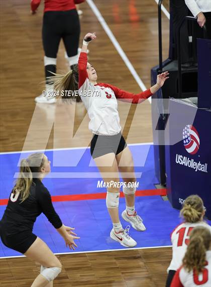 Thumbnail 3 in Montrose vs. Mead (CHSAA 4A 1st Round) photogallery.
