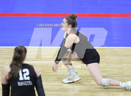 Thumbnail 1 in Montrose vs. Mead (CHSAA 4A 1st Round) photogallery.