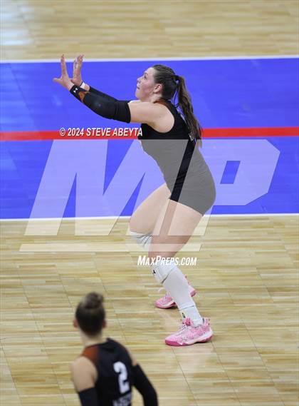 Thumbnail 2 in Montrose vs. Mead (CHSAA 4A 1st Round) photogallery.