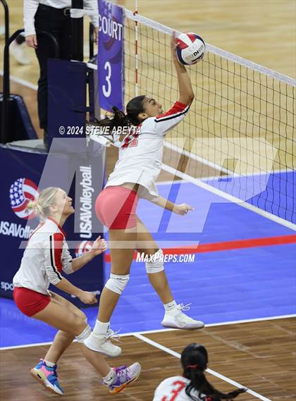 Thumbnail 2 in Montrose vs. Mead (CHSAA 4A 1st Round) photogallery.