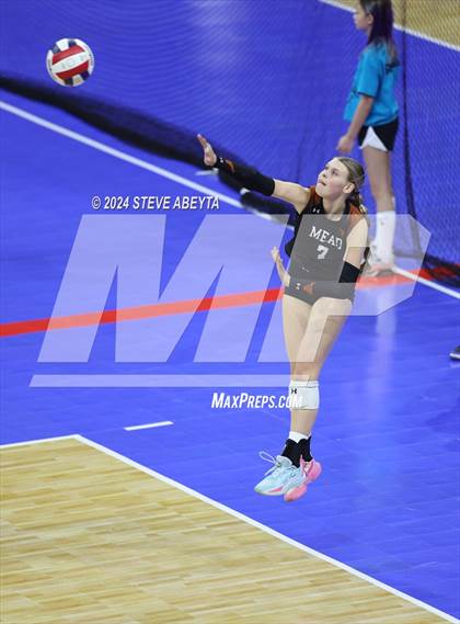 Thumbnail 2 in Montrose vs. Mead (CHSAA 4A 1st Round) photogallery.