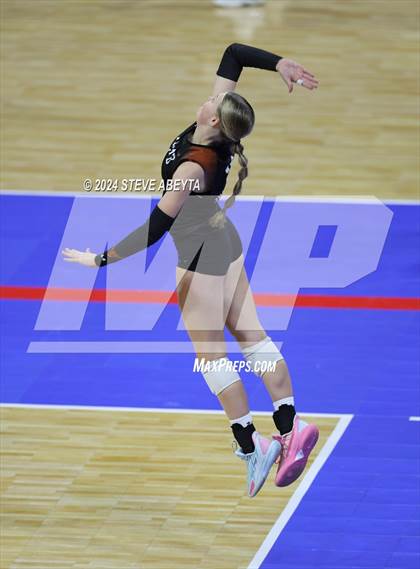 Thumbnail 1 in Montrose vs. Mead (CHSAA 4A 1st Round) photogallery.
