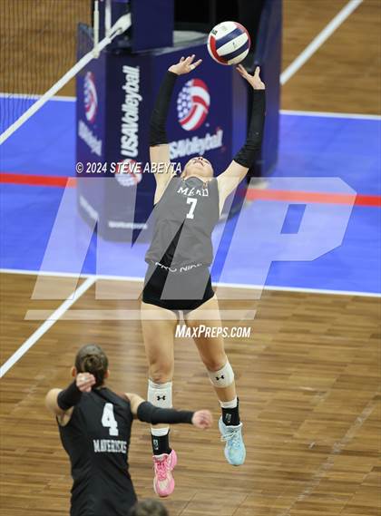Thumbnail 3 in Montrose vs. Mead (CHSAA 4A 1st Round) photogallery.