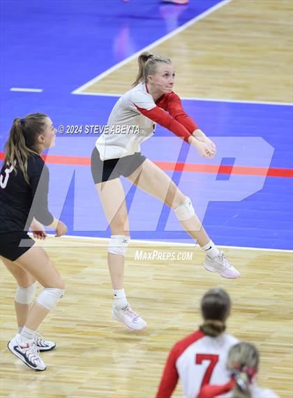 Thumbnail 3 in Montrose vs. Mead (CHSAA 4A 1st Round) photogallery.