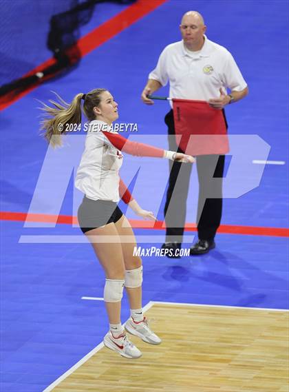 Thumbnail 2 in Montrose vs. Mead (CHSAA 4A 1st Round) photogallery.