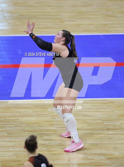 Thumbnail 3 in Montrose vs. Mead (CHSAA 4A 1st Round) photogallery.