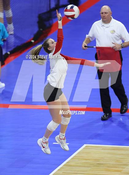 Thumbnail 2 in Montrose vs. Mead (CHSAA 4A 1st Round) photogallery.
