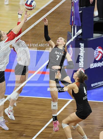 Thumbnail 3 in Montrose vs. Mead (CHSAA 4A 1st Round) photogallery.