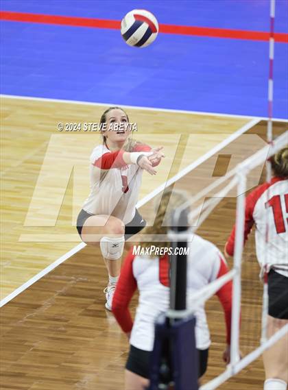 Thumbnail 1 in Montrose vs. Mead (CHSAA 4A 1st Round) photogallery.