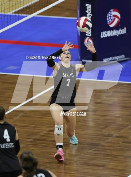 Thumbnail 3 in Montrose vs. Mead (CHSAA 4A 1st Round) photogallery.