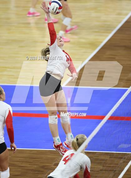 Thumbnail 1 in Montrose vs. Mead (CHSAA 4A 1st Round) photogallery.