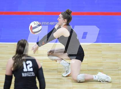Thumbnail 3 in Montrose vs. Mead (CHSAA 4A 1st Round) photogallery.