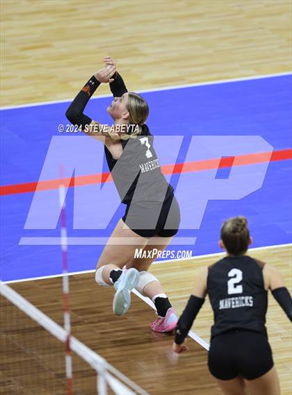 Thumbnail 3 in Montrose vs. Mead (CHSAA 4A 1st Round) photogallery.