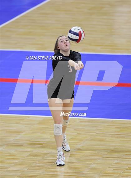 Thumbnail 2 in Montrose vs. Mead (CHSAA 4A 1st Round) photogallery.