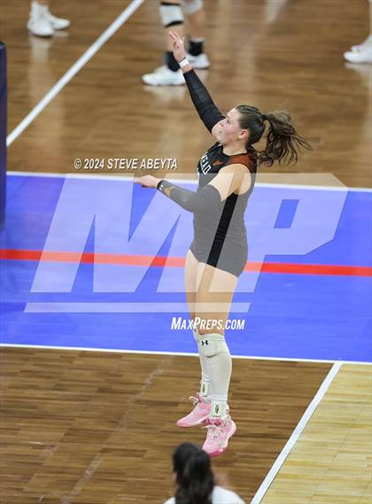 Thumbnail 2 in Montrose vs. Mead (CHSAA 4A 1st Round) photogallery.