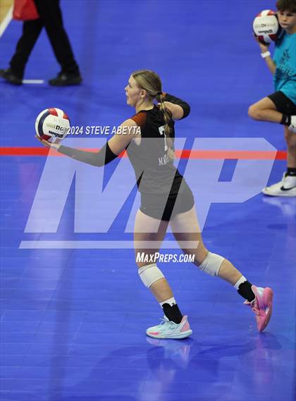 Thumbnail 2 in Montrose vs. Mead (CHSAA 4A 1st Round) photogallery.
