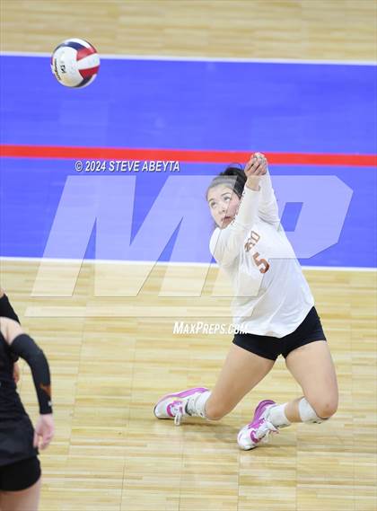 Thumbnail 3 in Montrose vs. Mead (CHSAA 4A 1st Round) photogallery.