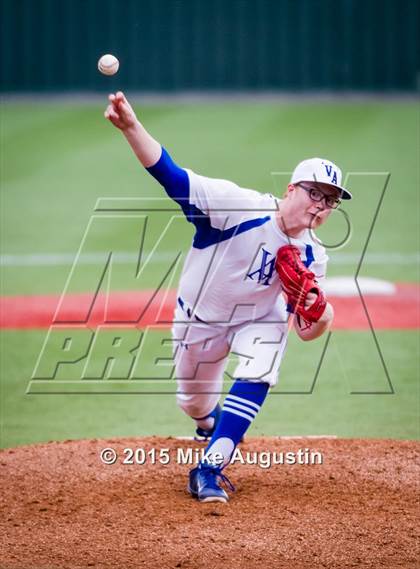 Thumbnail 2 in Van Alstyne vs. Grand Saline photogallery.