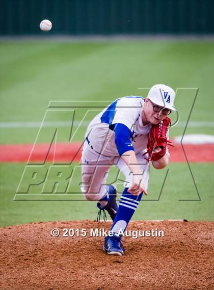 Thumbnail 1 in Van Alstyne vs. Grand Saline photogallery.
