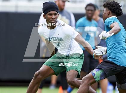 Thumbnail 3 in Fleming Island vs St. Augustine  (Jaguars Prep 11-On Tournament) photogallery.