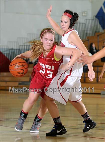 Thumbnail 3 in Lodi vs. Galt (Bulldog Winter Classic) photogallery.