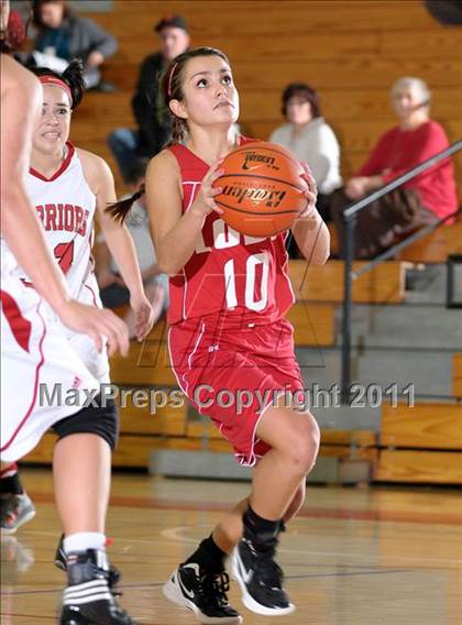 Thumbnail 3 in Lodi vs. Galt (Bulldog Winter Classic) photogallery.