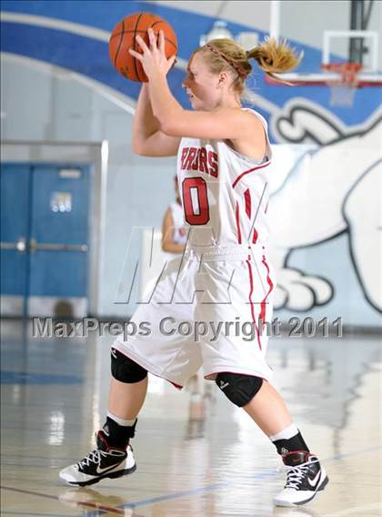 Thumbnail 1 in Lodi vs. Galt (Bulldog Winter Classic) photogallery.