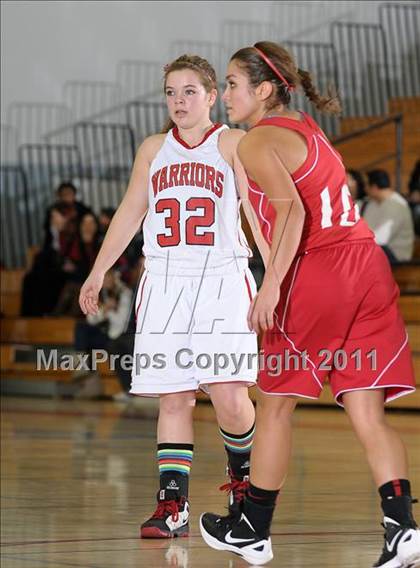 Thumbnail 3 in Lodi vs. Galt (Bulldog Winter Classic) photogallery.