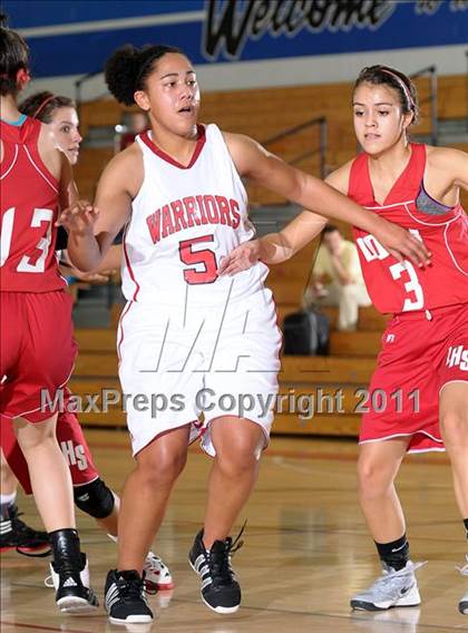 Thumbnail 1 in Lodi vs. Galt (Bulldog Winter Classic) photogallery.
