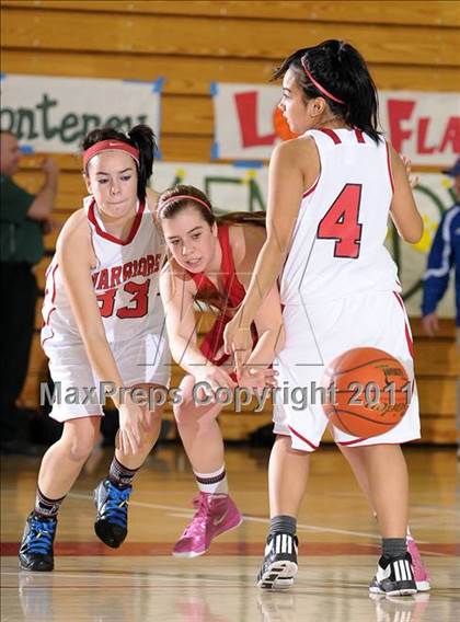 Thumbnail 2 in Lodi vs. Galt (Bulldog Winter Classic) photogallery.