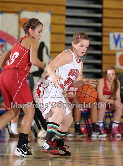 Thumbnail 3 in Lodi vs. Galt (Bulldog Winter Classic) photogallery.