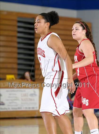 Thumbnail 3 in Lodi vs. Galt (Bulldog Winter Classic) photogallery.