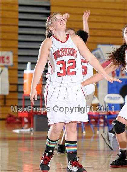 Thumbnail 3 in Lodi vs. Galt (Bulldog Winter Classic) photogallery.