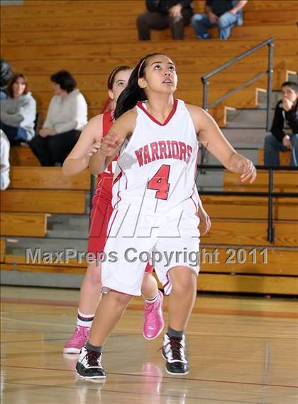 Thumbnail 2 in Lodi vs. Galt (Bulldog Winter Classic) photogallery.