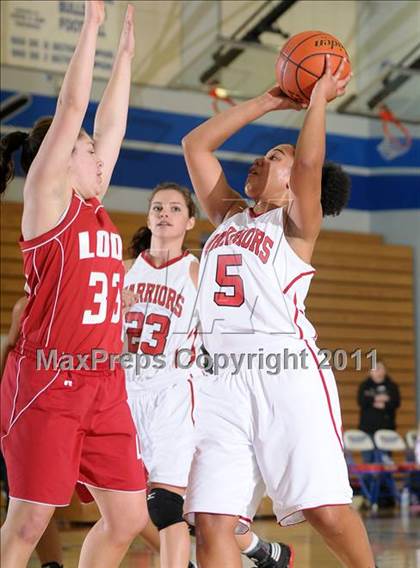 Thumbnail 3 in Lodi vs. Galt (Bulldog Winter Classic) photogallery.