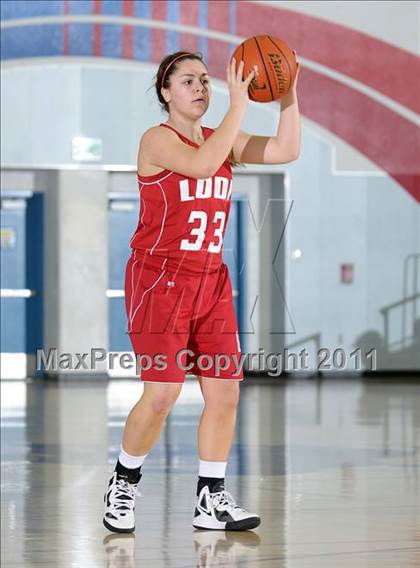 Thumbnail 1 in Lodi vs. Galt (Bulldog Winter Classic) photogallery.