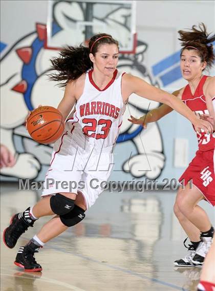 Thumbnail 2 in Lodi vs. Galt (Bulldog Winter Classic) photogallery.
