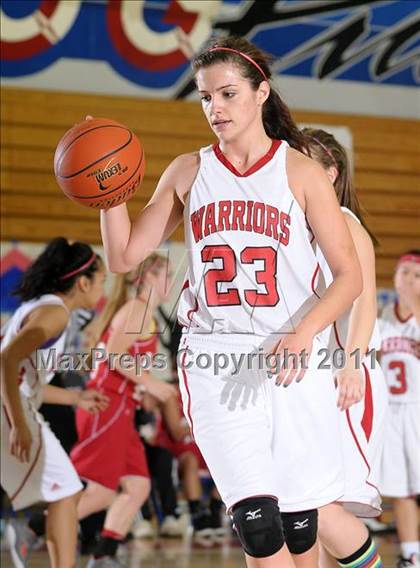 Thumbnail 3 in Lodi vs. Galt (Bulldog Winter Classic) photogallery.