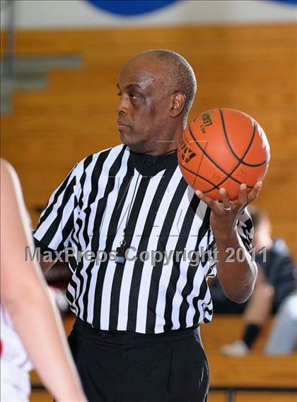 Thumbnail 1 in Lodi vs. Galt (Bulldog Winter Classic) photogallery.
